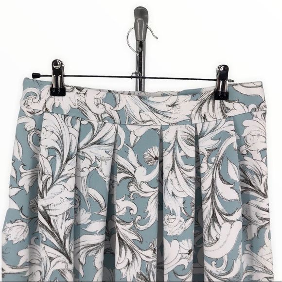1. State Aqua White Drawn Floral Pleated Skater Skirt Banded Waist size M - Picture 5 of 9